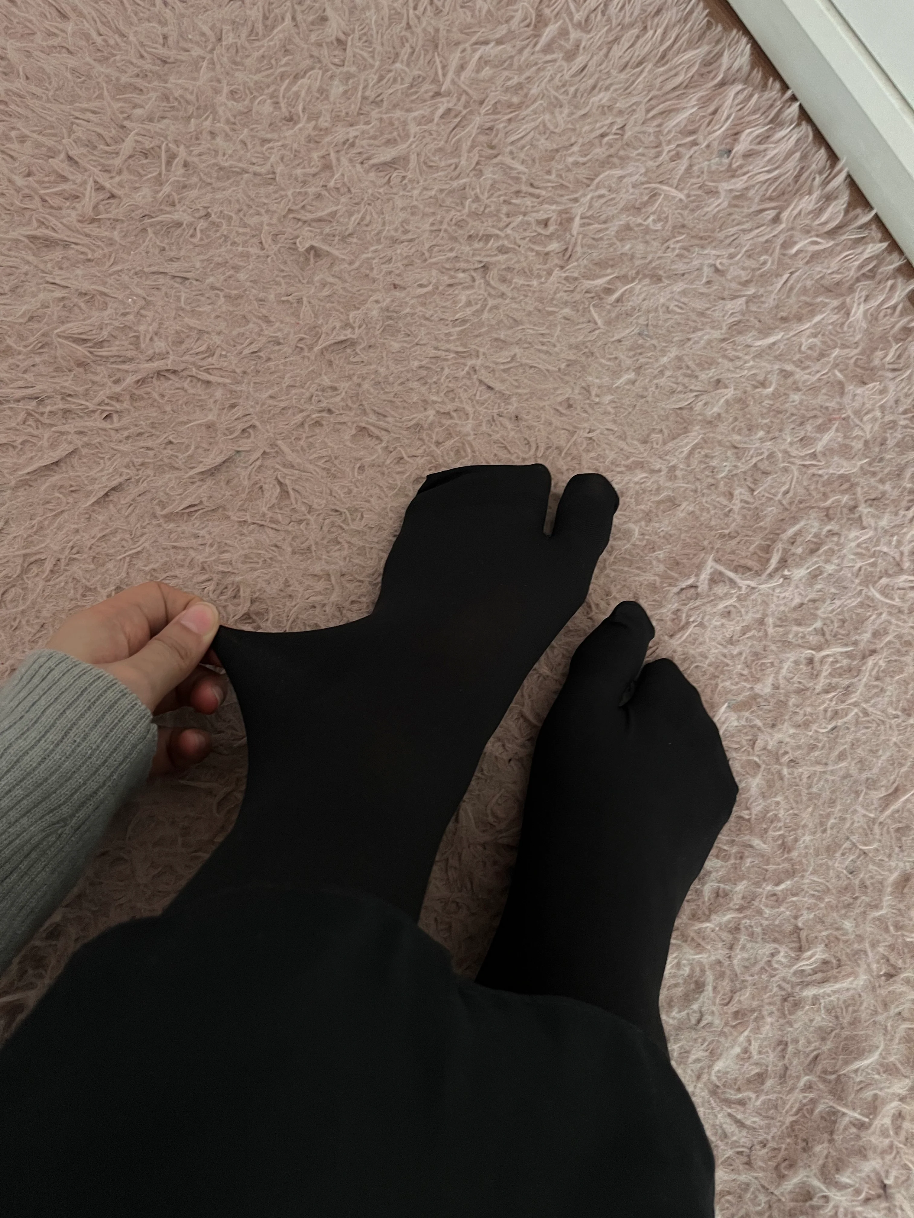 ABAYAH TOE SOCKS - Image 2