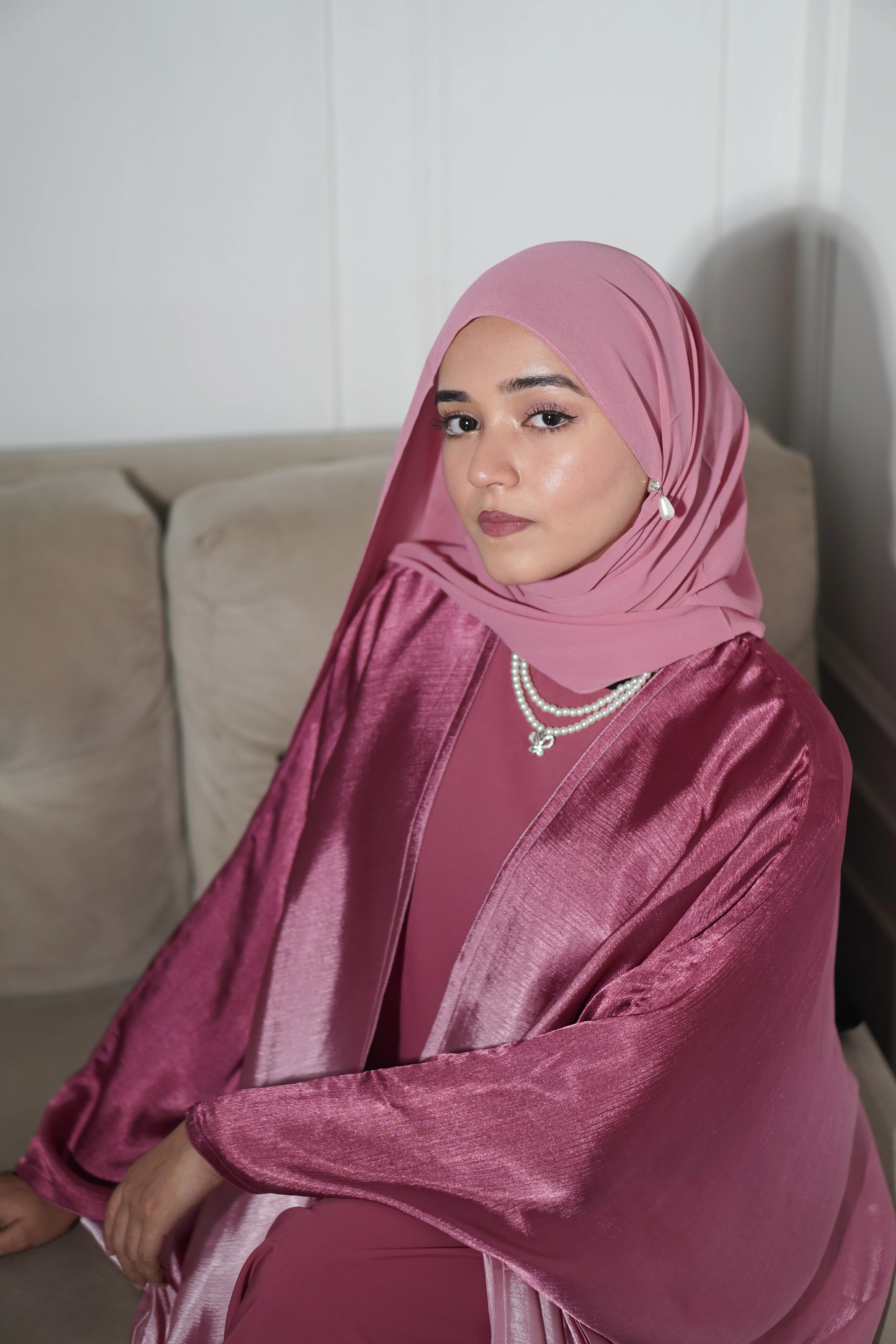 Amelia Ombre Abayah - Barbie Pink - Image 10