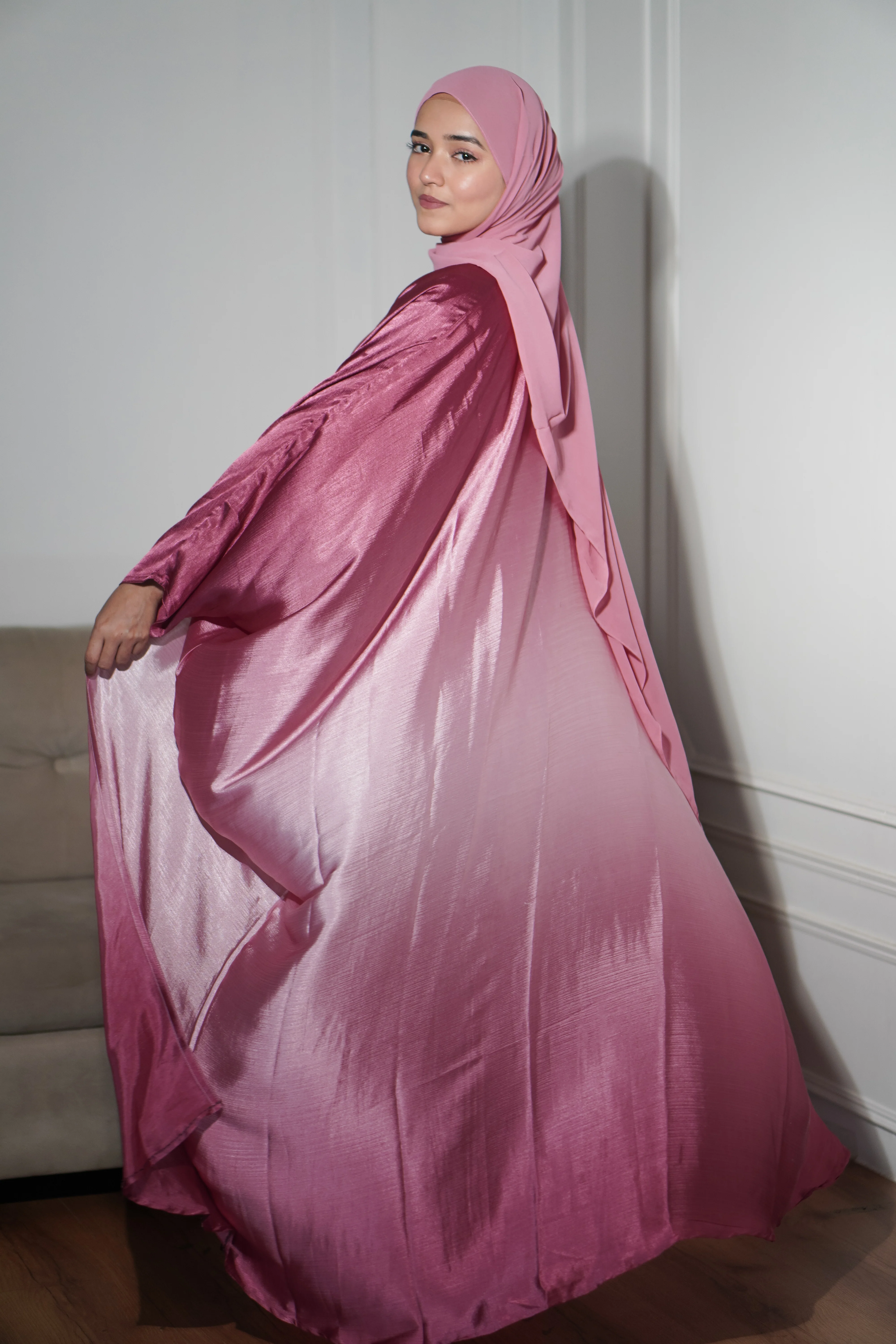 Amelia Ombre Abayah - Barbie Pink - Image 16