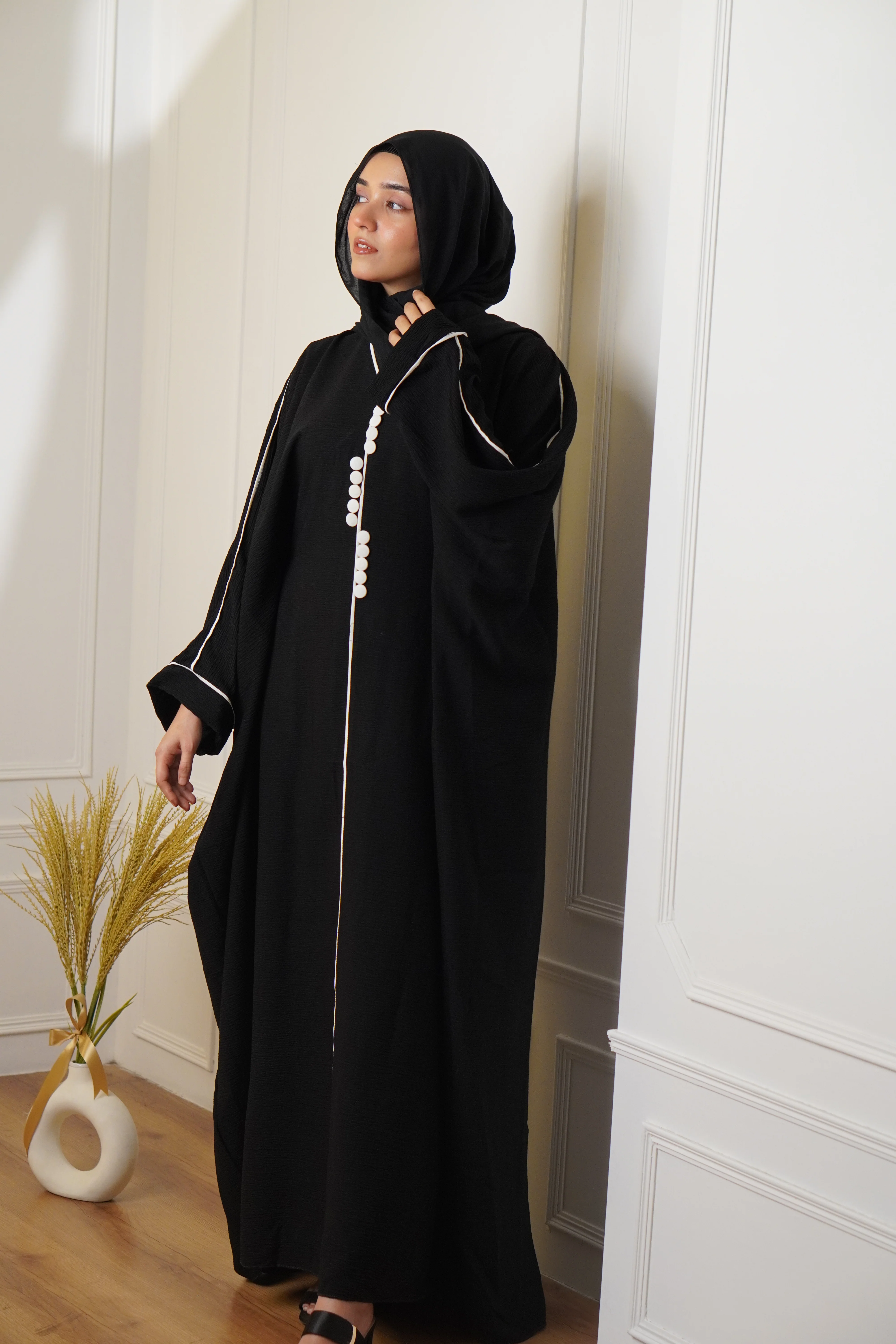 B/W PIPING BUTTONED ABAYAH - Image 5
