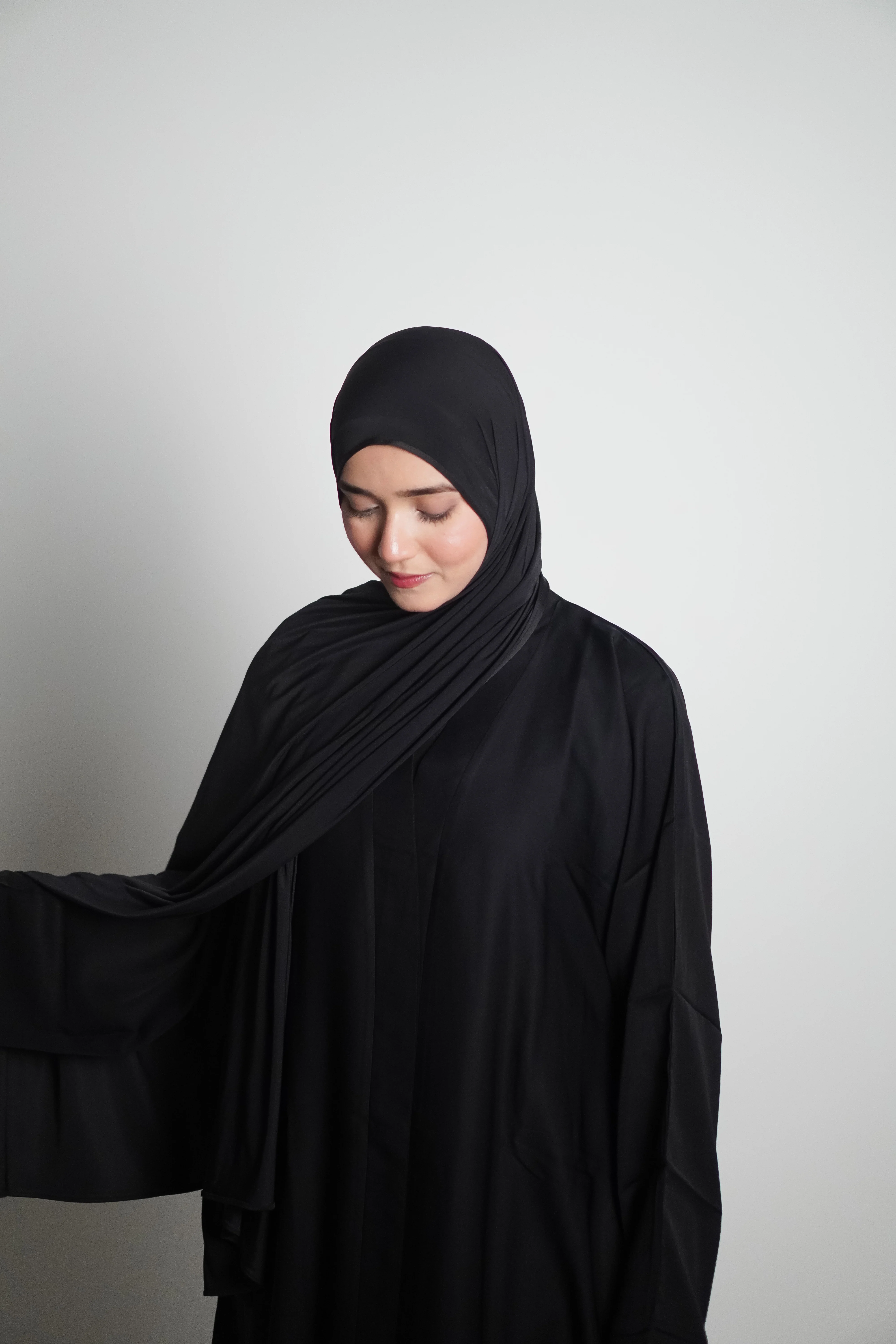 Classic Black Abayah 2.0 - Image 12