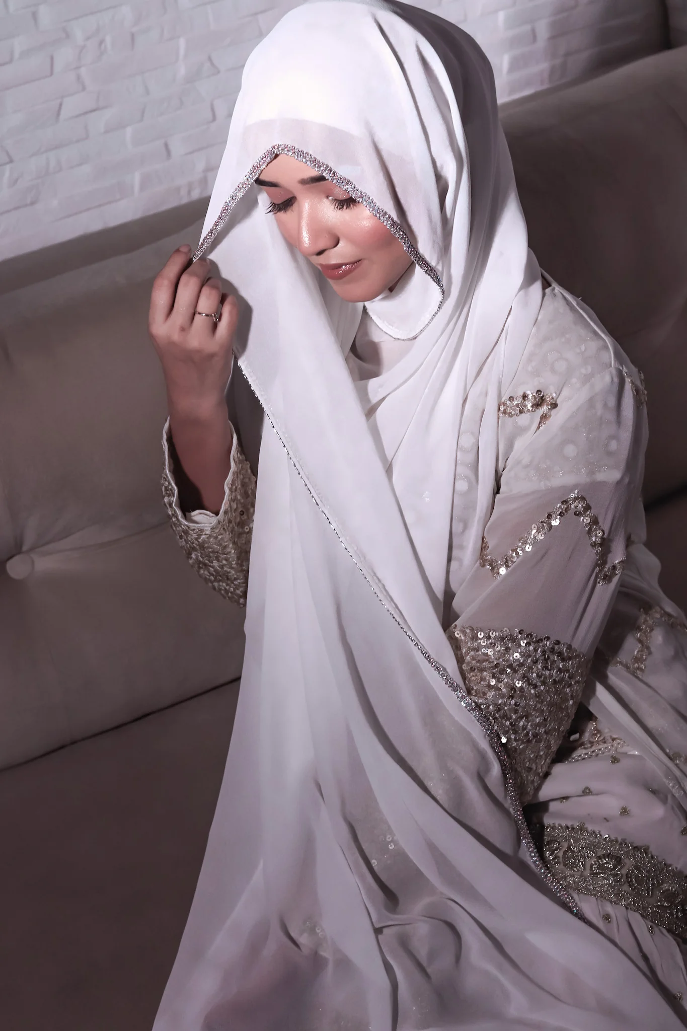 Crystal Hijab - White - Image 3