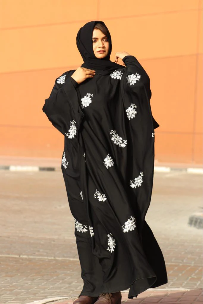 Kaftan Abayah - white work - Image 4