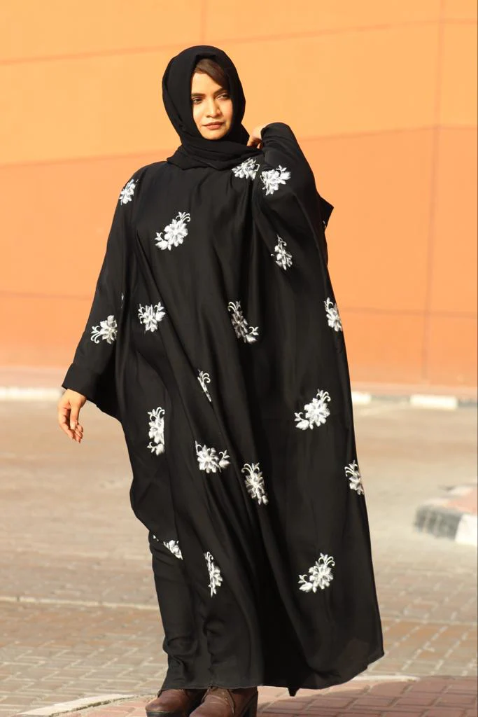 Kaftan Abayah - white work - Image 5