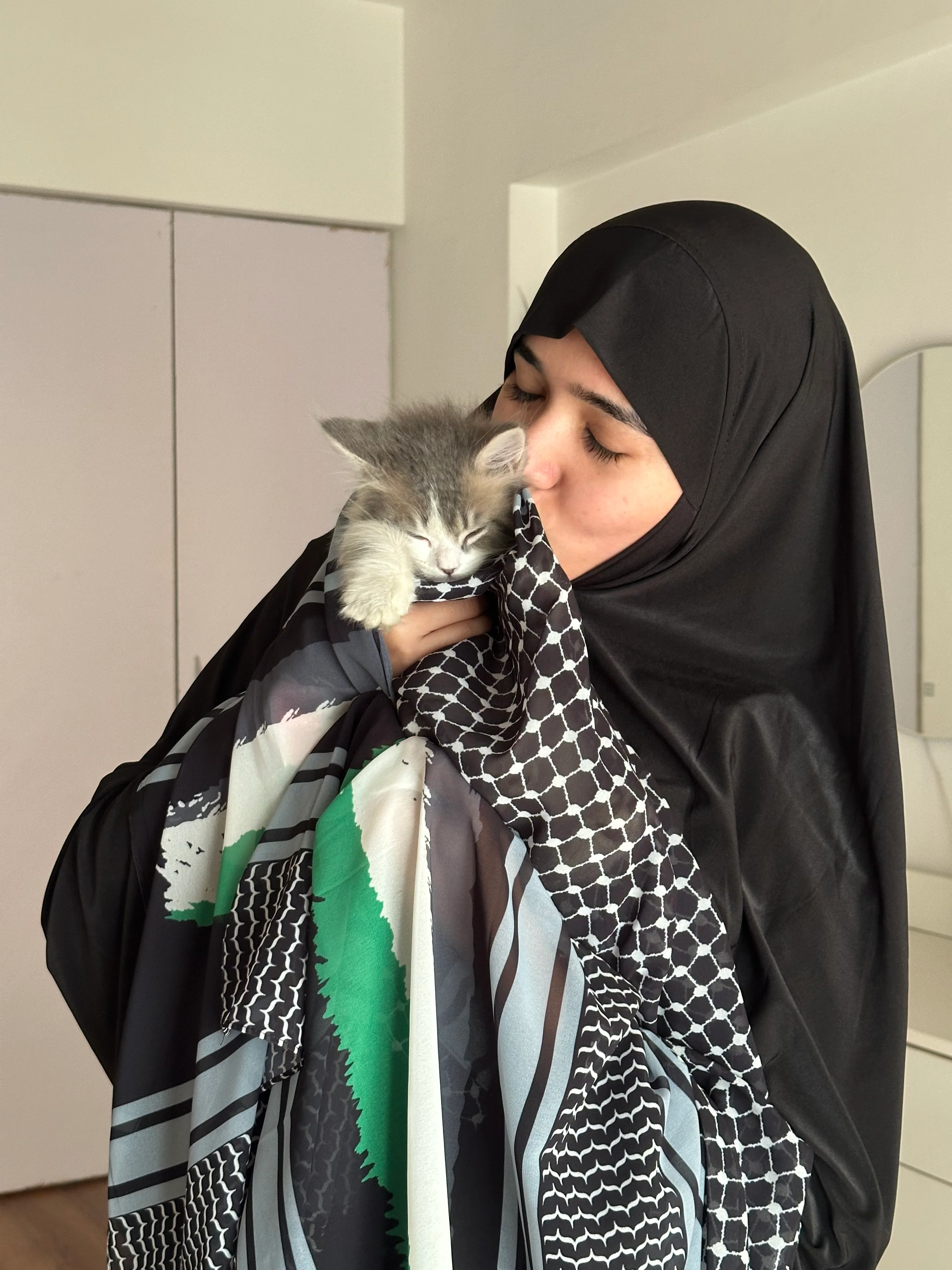Keffiyeh Hijab - LOVE PALESTINE - Image 3
