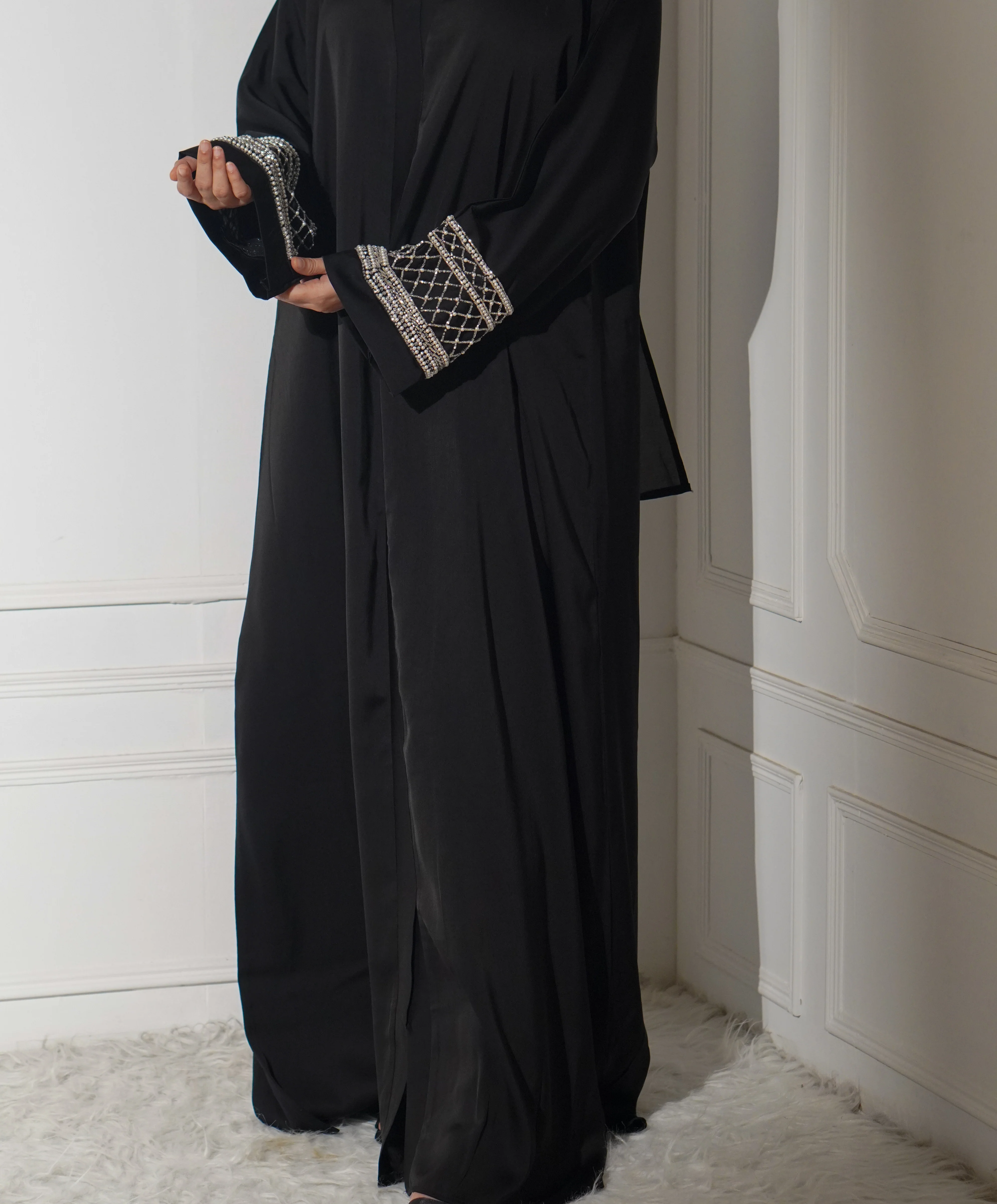 Manal Abayah - Pearl White