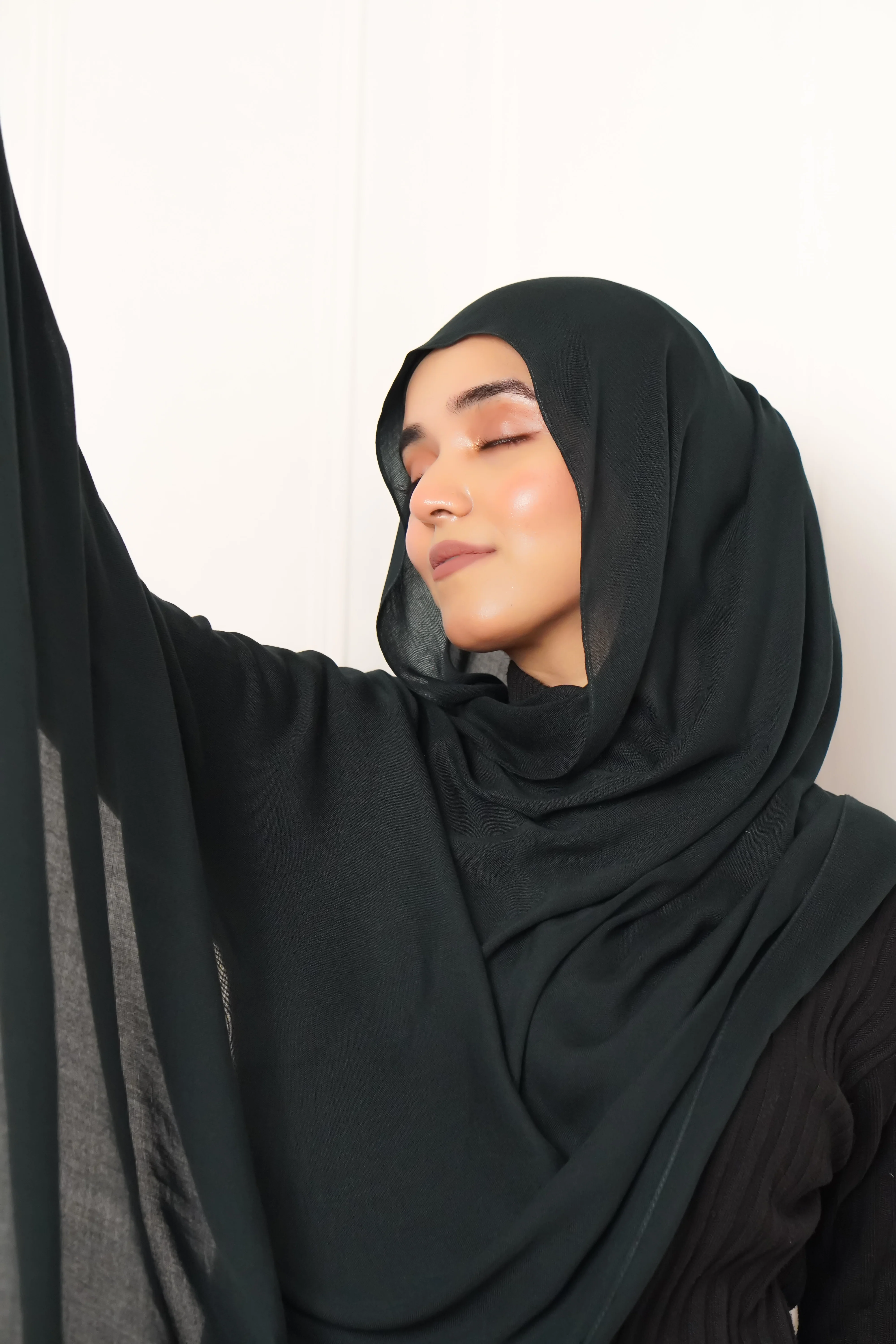 Modal Hijab #23 Forest Green - Image 2