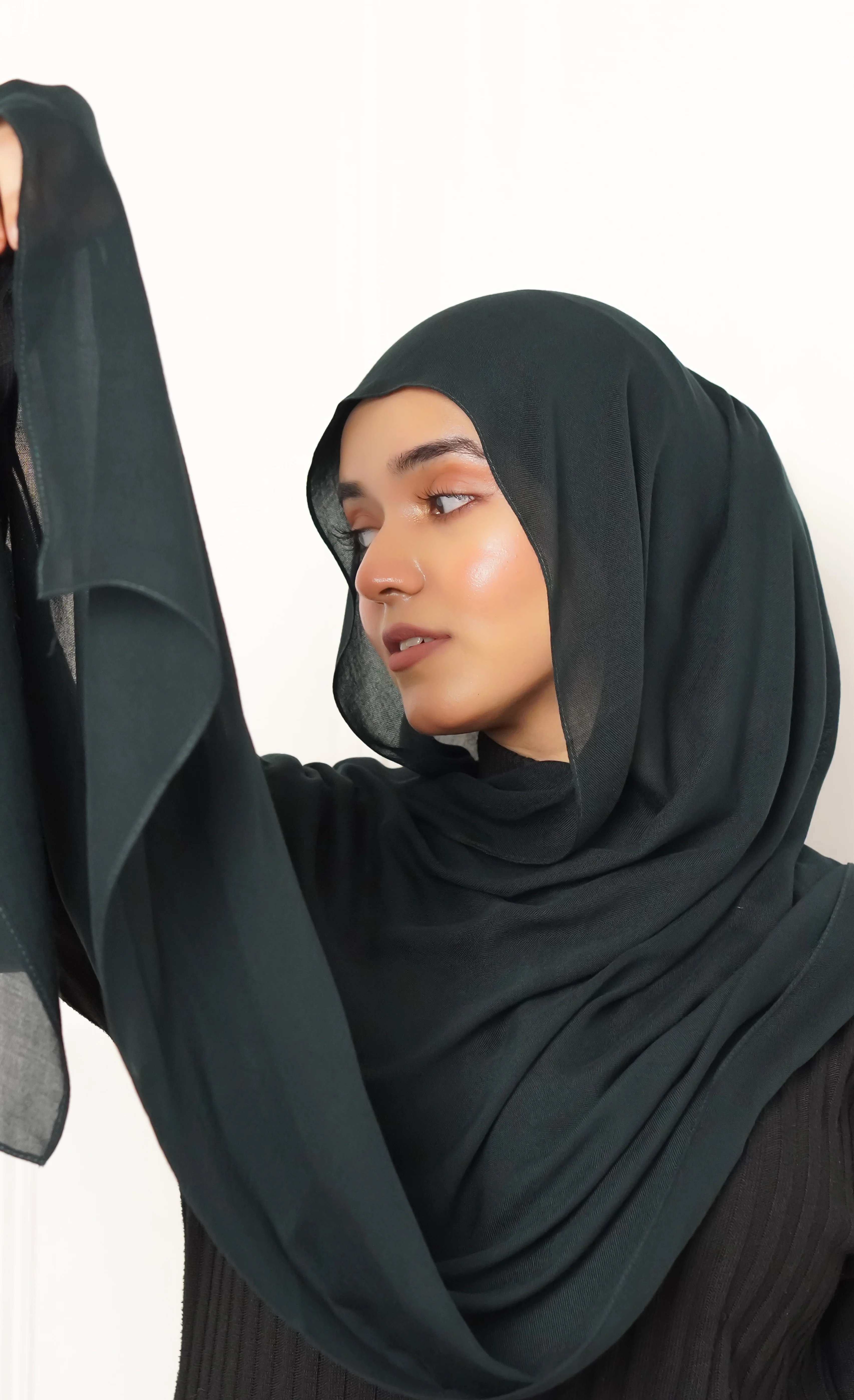Modal Hijab #23 Forest Green - Image 4