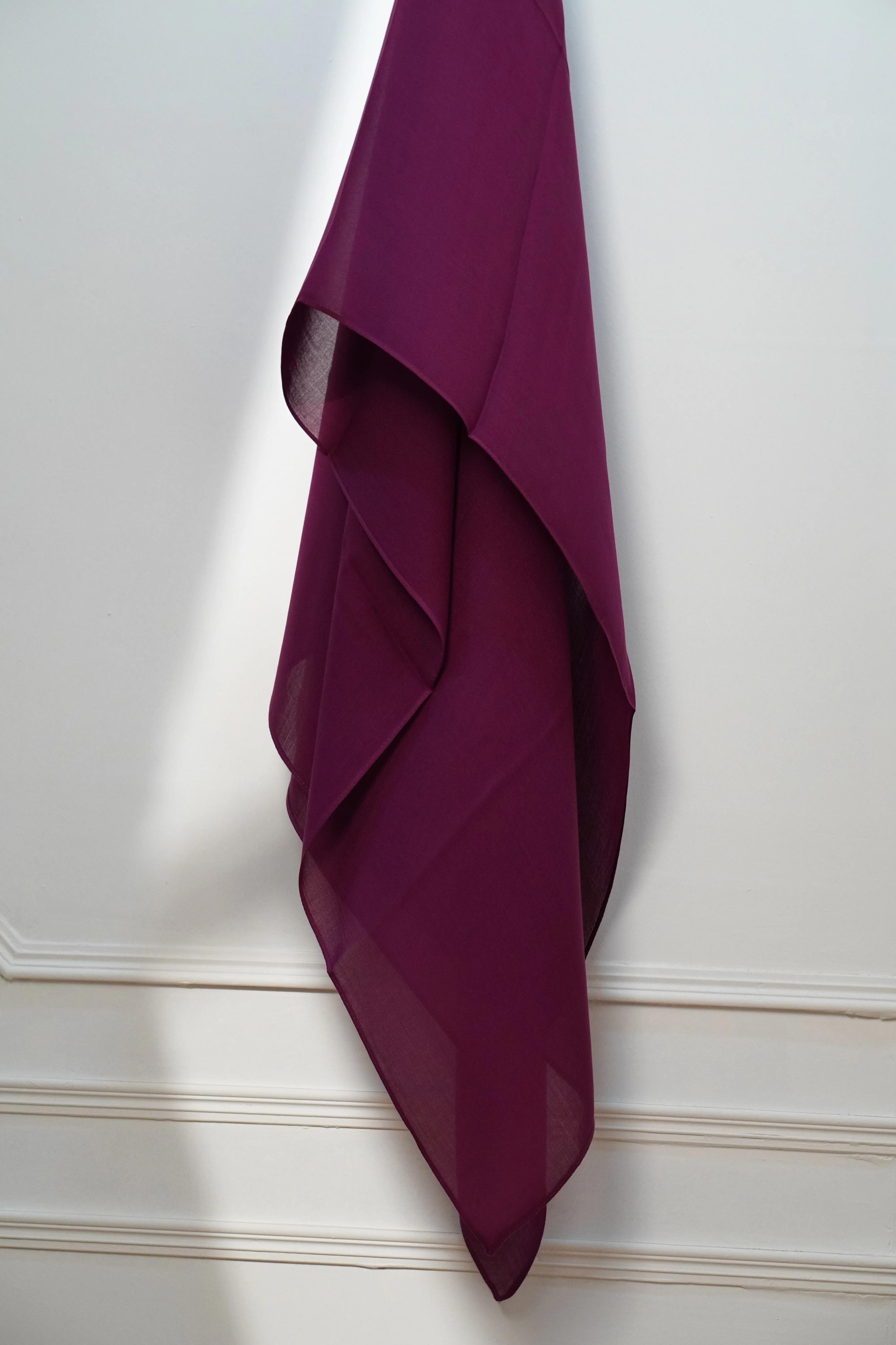 Modal Hijab #31 Wine - Image 3