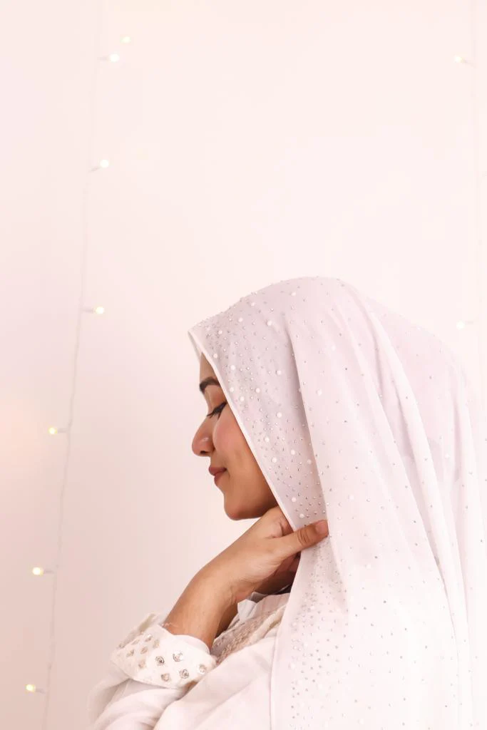 Pearls & Stone - White - Image 6