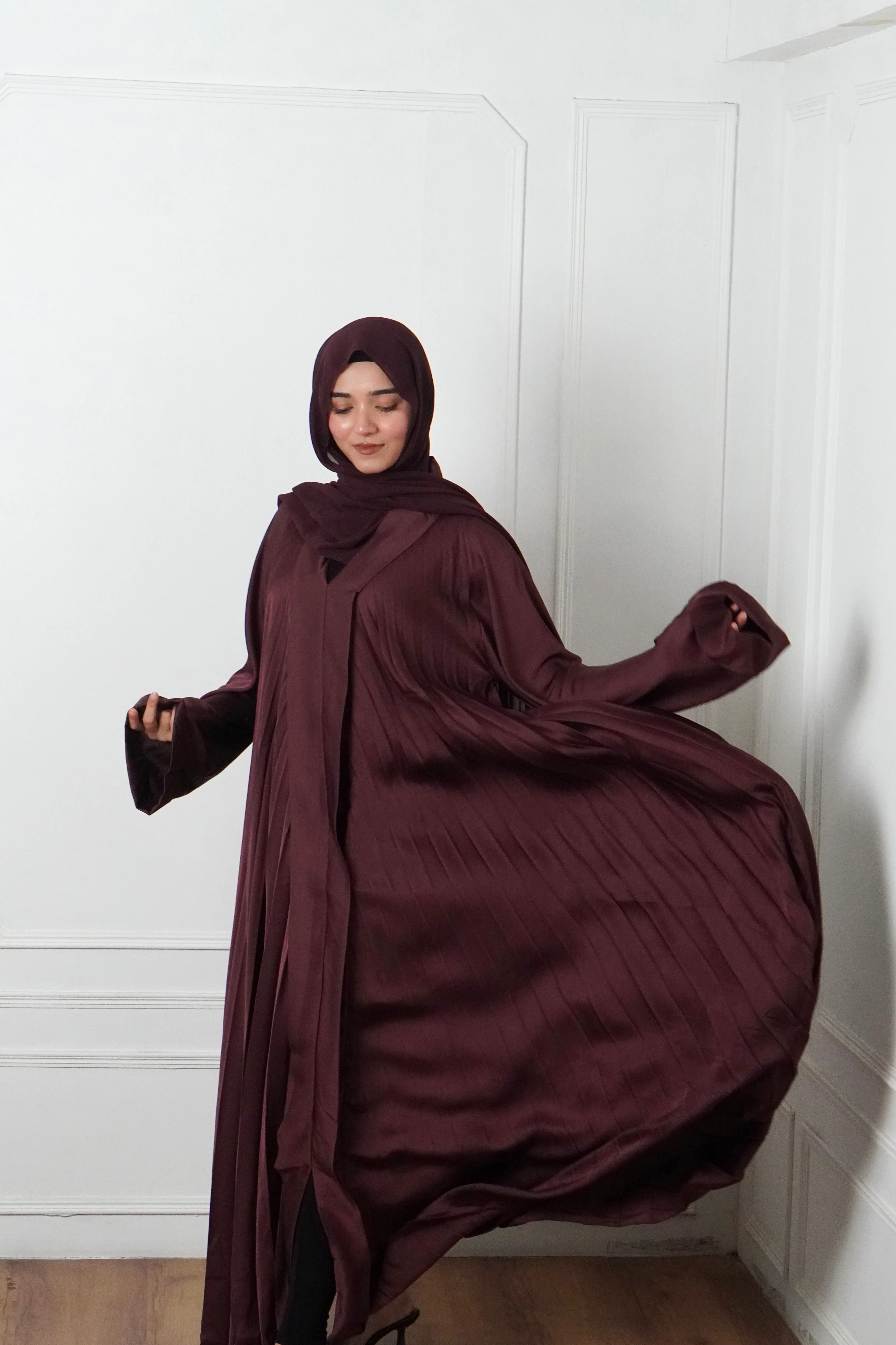 PLEATED ABAYAH - MAROON - Image 7