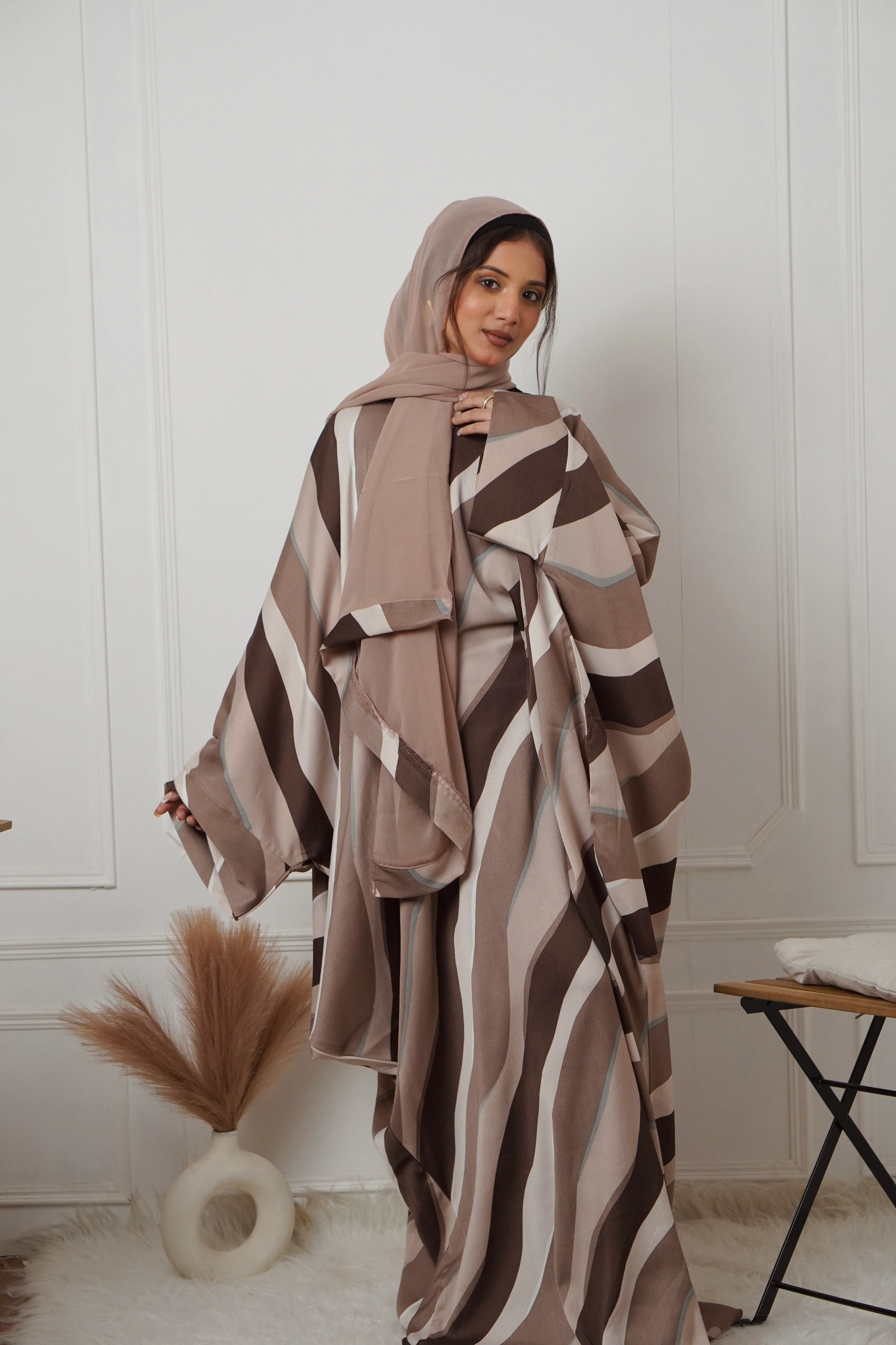 Y2K PRINTED ABAYAH - BROWN - Image 3